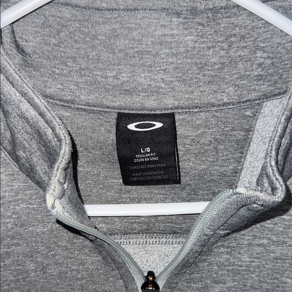 Oakley Light Gray Quarter-Zip Pullover Large - image 2